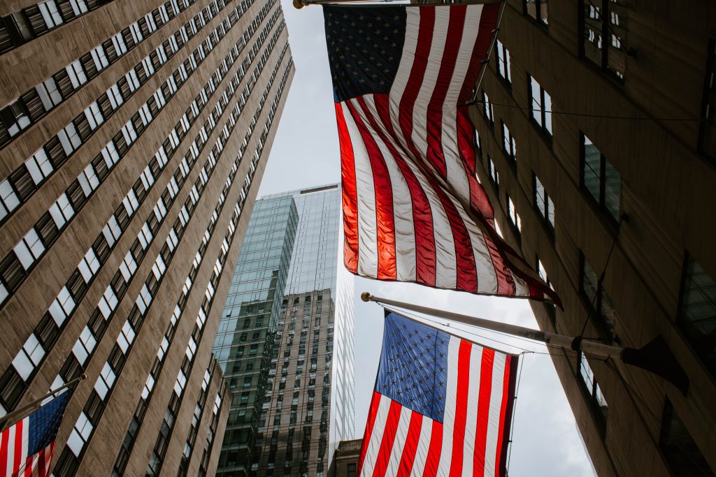 como morar nos Estados Unidos com pouco dinheiro